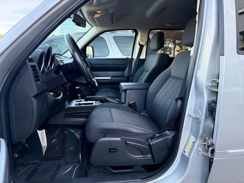 Used 2011 Dodge Nitro SXT image 10