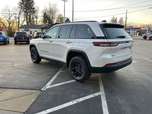 New 2026 Jeep Grand Cherokee Altitude AWD/4WD image 5