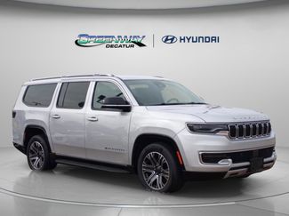 Used 2024 Jeep Wagoneer L Series II w/ Flexible Seating Group video 1