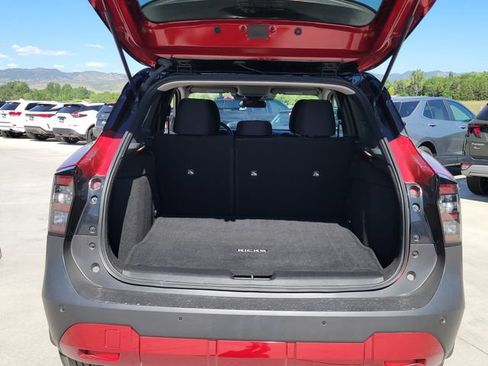 Used 2025 Nissan Kicks SV AWD/4WD image 13