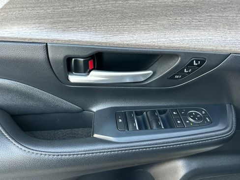 Certified 2024 Toyota Grand Highlander AWD Hybrid image 11