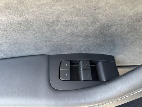 Used 2024 Tesla Model Y Performance AWD/4WD image 15