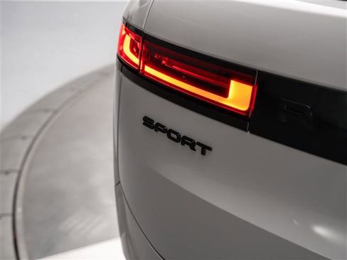 Used 2023 Land Rover Range Rover Sport SE image 31
