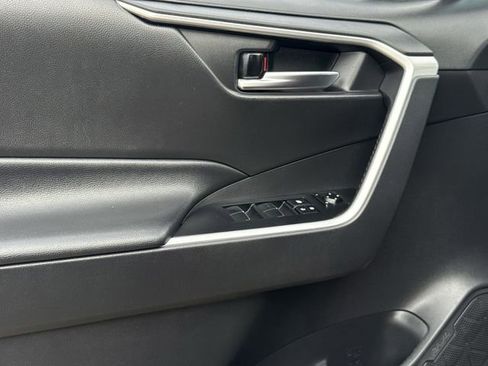Used 2020 Toyota RAV4 XLE Premium FWD image 29