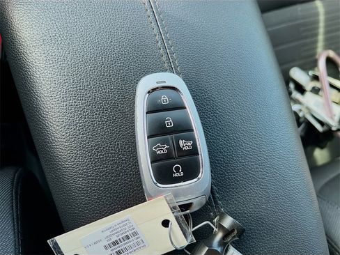 Used 2022 Hyundai Santa Cruz SEL image 32