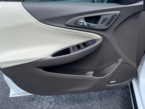 Used 2020 Chevrolet Malibu Premier w/ LPO, Floor Liner Package FWD image 15