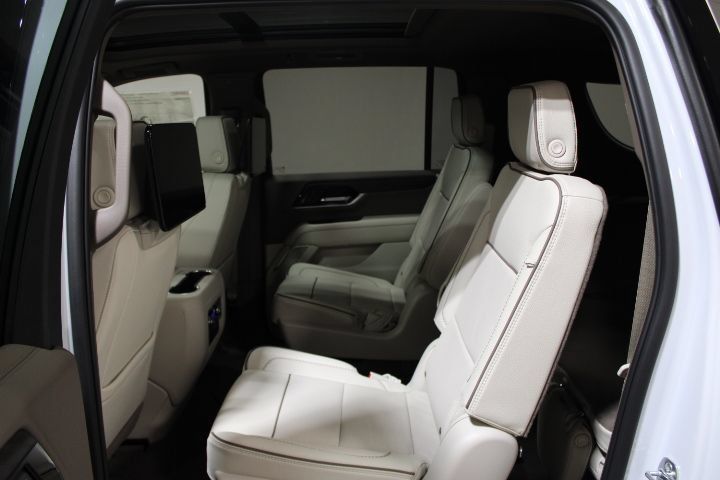 New 2026 GMC Yukon XL Denali w/ Denali Reserve Package AWD/4WD image 25