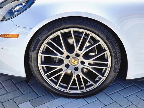 Used 2023 Porsche Panamera 4 Platinum Edition image 6