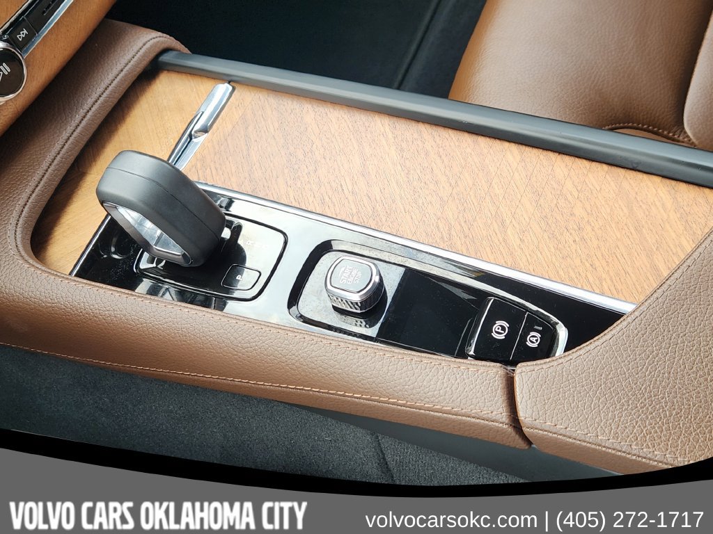 Used 2022 Volvo XC90 T8 Inscription Expression w/ Advanced Package AWD/4WD image 16
