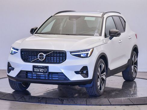 New 2026 Volvo XC40 B5 Ultra w/ Climate Package image 1