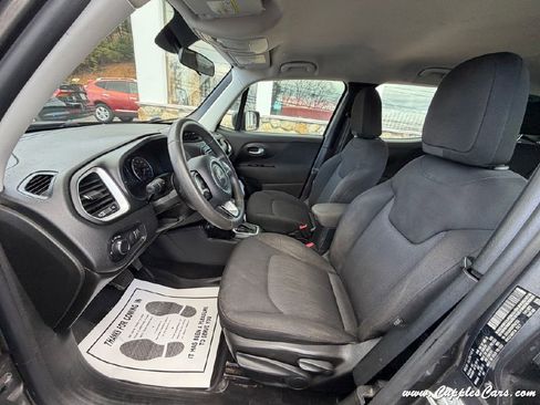 Used 2019 Jeep Renegade Sport image 23