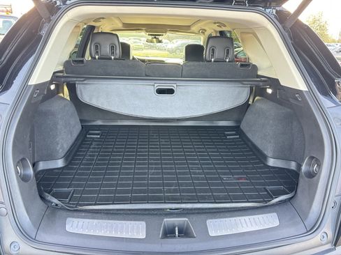 Used 2017 Cadillac XT5 Luxury w/ Driver Awareness Package image 18