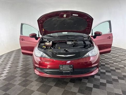 Used 2023 Chrysler Voyager LX FWD image 11