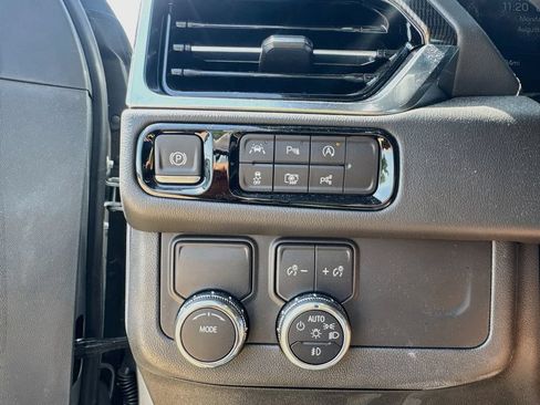 Used 2025 GMC Yukon Elevation w/ LPO, Elevation Black Package RWD image 19