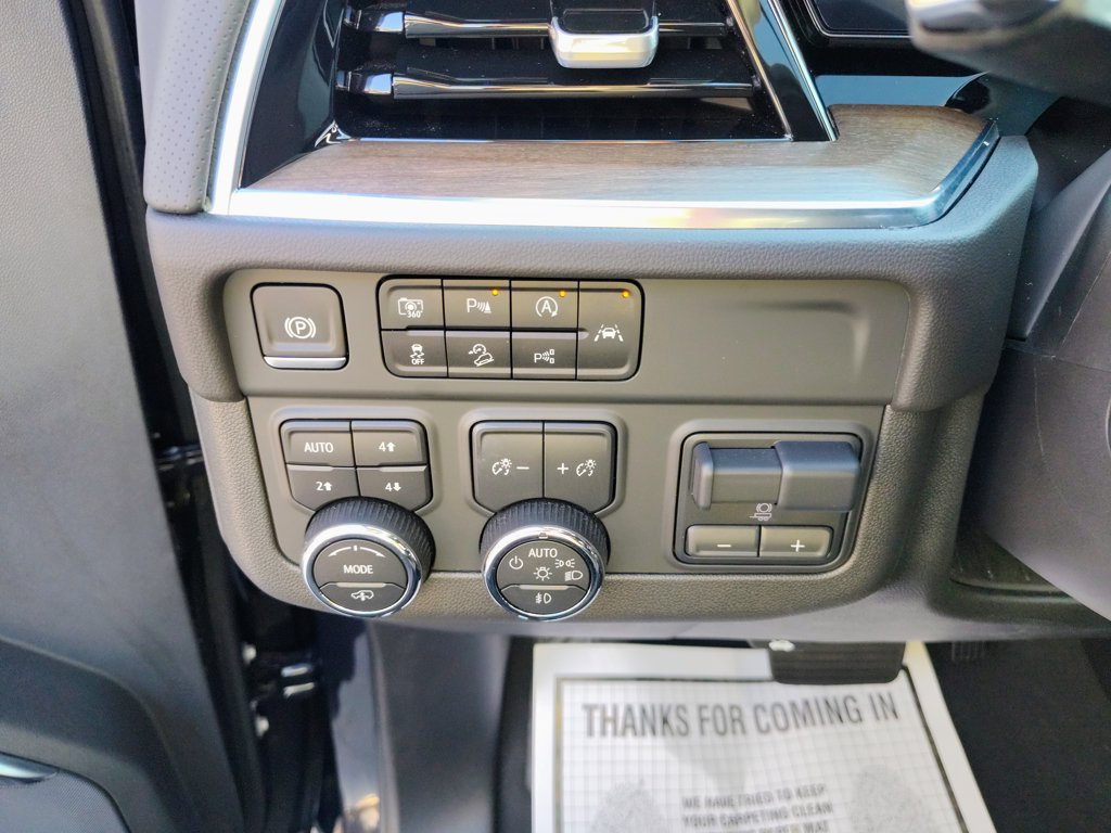 Used 2025 Chevrolet Suburban High Country AWD/4WD image 27