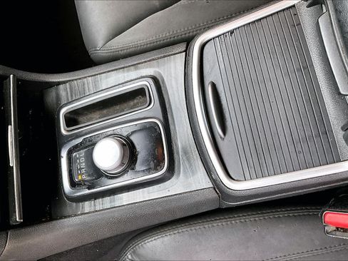 Used 2020 Chrysler 300 Touring w/ Sport Appearance Package RWD image 15