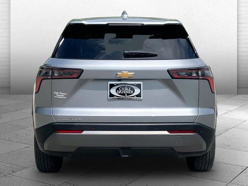 Used 2026 Chevrolet Equinox LT FWD image 3