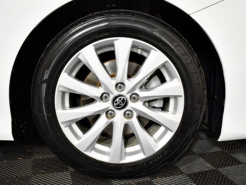 Used 2018 Toyota Camry LE image 47