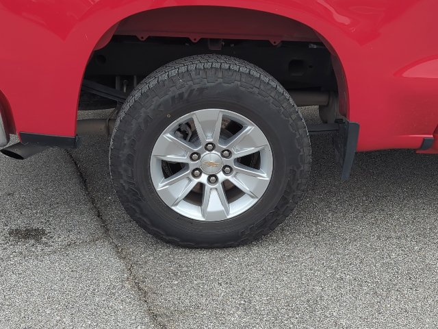 Used 2025 Chevrolet Silverado 1500 LT AWD/4WD image 34