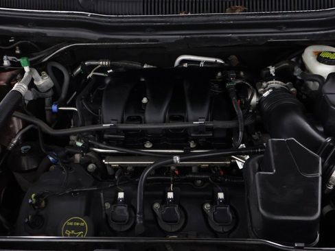 Used 2018 Ford Explorer XLT w/ Equipment Group 202A image 19