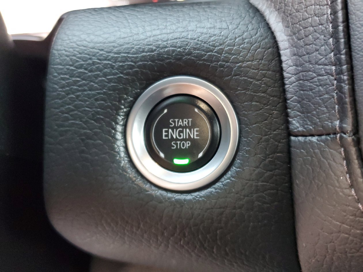 Used 2024 GMC Yukon Denali w/ Advanced Technology Package AWD/4WD image 24