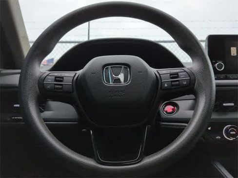 Used 2023 Honda Accord EX image 23
