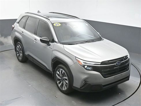 Used 2025 Subaru Forester Touring w/ Touring Package image 43