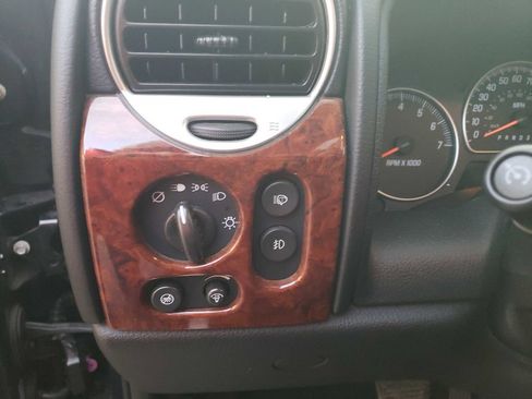 Used 2008 GMC Envoy Denali w/ Sun And 6-Disc Cd Package image 24