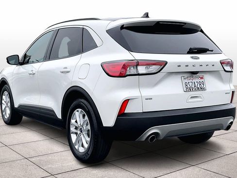 Used 2020 Ford Escape SE image 13