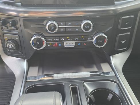 Used 2024 Ford F150 Platinum w/ FX4 Off-Road Package image 34