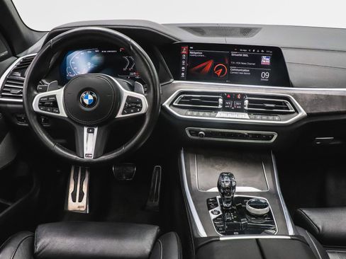 Used 2022 BMW X5 M50i w/ Executive Package image 31