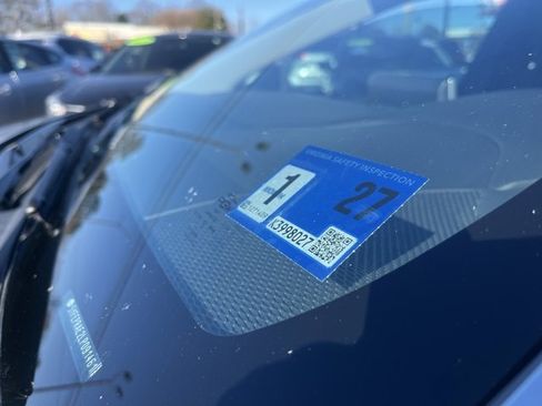 Used 2020 Toyota Corolla LE image 19