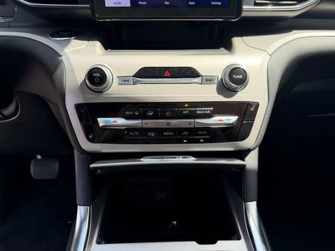 Used 2020 Ford Explorer Limited RWD image 19