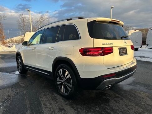 Used 2026 Mercedes-Benz GLB 250 4MATIC image 5