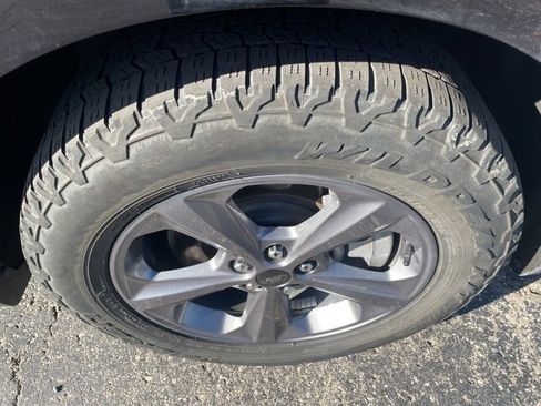 Used 2022 Ford Edge SEL w/ Sport Appearance Package image 17