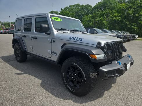 Used 2023 Jeep Wrangler Unlimited w/ Sun & Screen Package AWD/4WD image 2