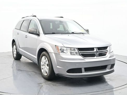 Used 2018 Dodge Journey SE image 3