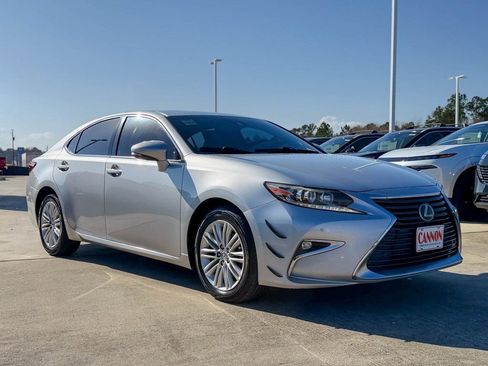 Used 2017 Lexus ES 350 w/ Premium Package image 11