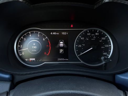 Used 2025 Nissan Versa SV FWD image 33