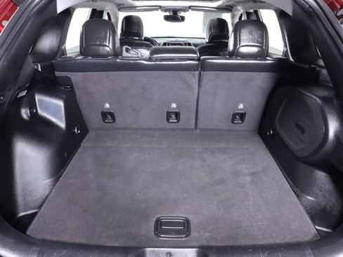 Used 2020 Jeep Cherokee Limited AWD/4WD image 39
