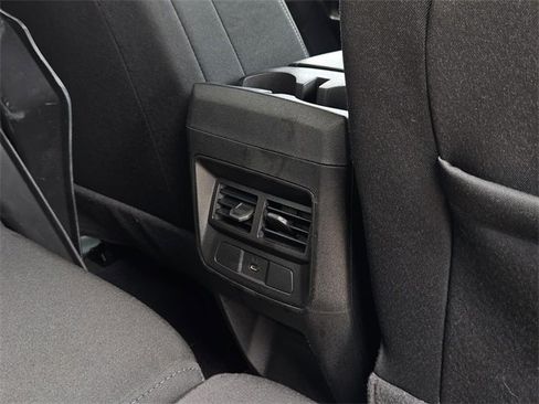 Used 2024 Chevrolet Colorado LT w/ LT Convenience Package image 34