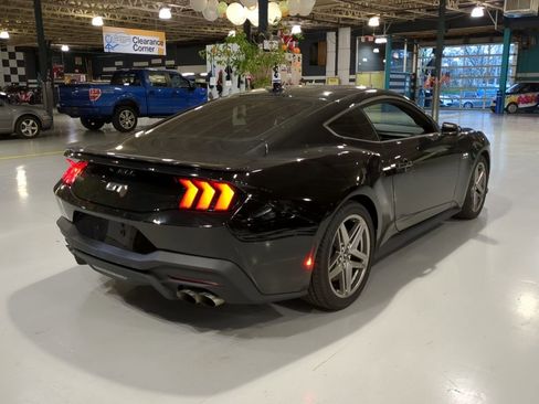 Used 2024 Ford Mustang GT Premium image 8