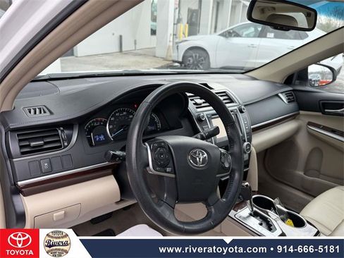Used 2012 Toyota Camry XLE image 12