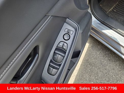 Used 2025 Nissan Sentra S FWD image 21
