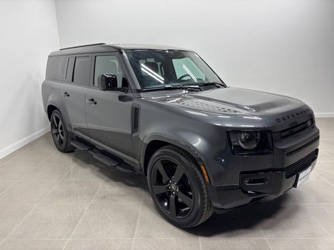 Used 2025 Land Rover Defender 110 X-Dynamic SE AWD/4WD image 5