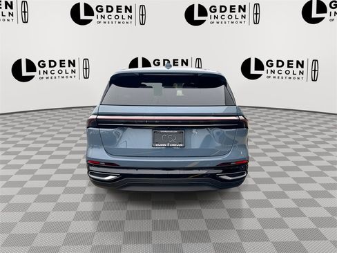 Used 2025 Lincoln Nautilus Premier image 7