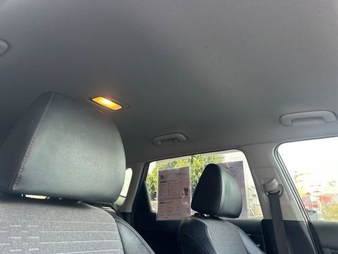 Used 2021 Kia Seltos S image 23