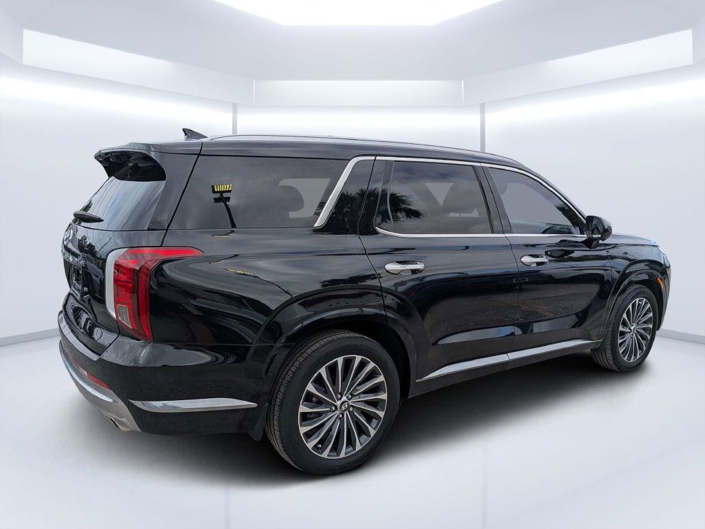 Used 2024 Hyundai Palisade Calligraphy FWD image 3