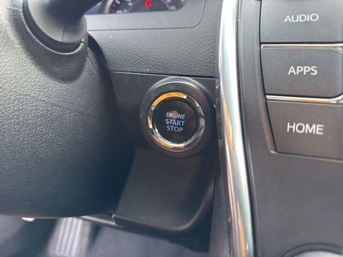 Used 2015 Toyota Camry XLE image 31