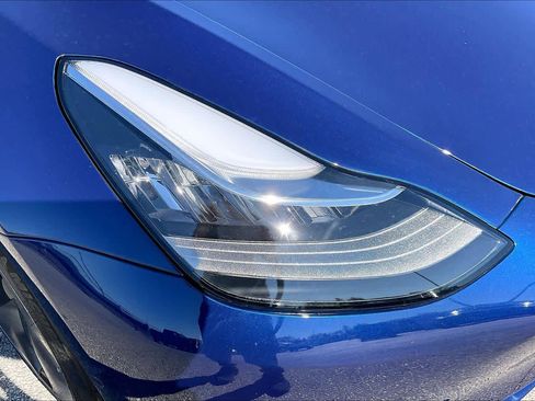 Used 2018 Tesla Model 3 Mid Range image 24